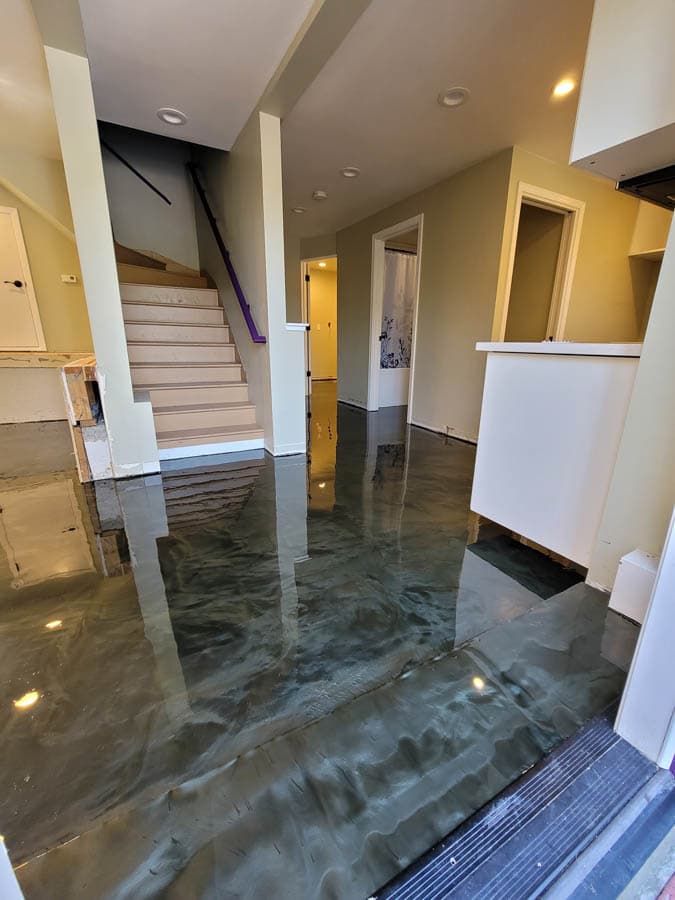 Metallic epoxy floor coating