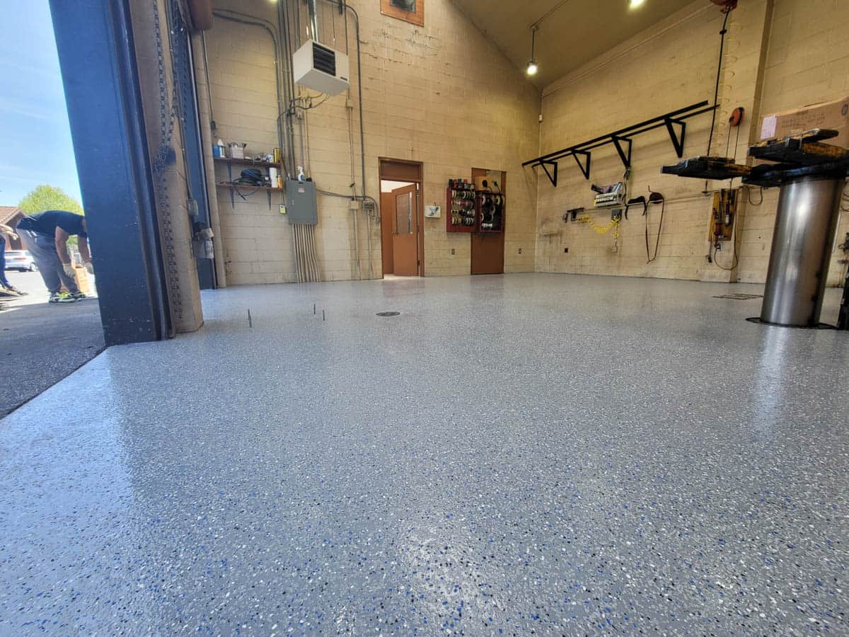 Epoxy flakes floor coating